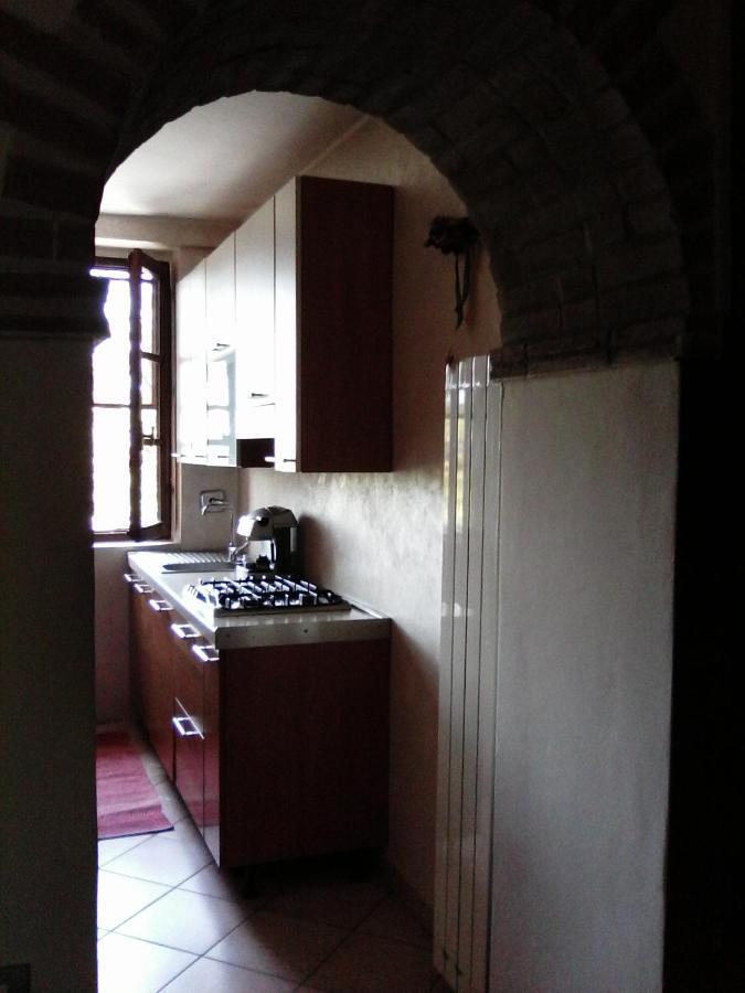 Appartamento In collina Riparbella Esterno foto